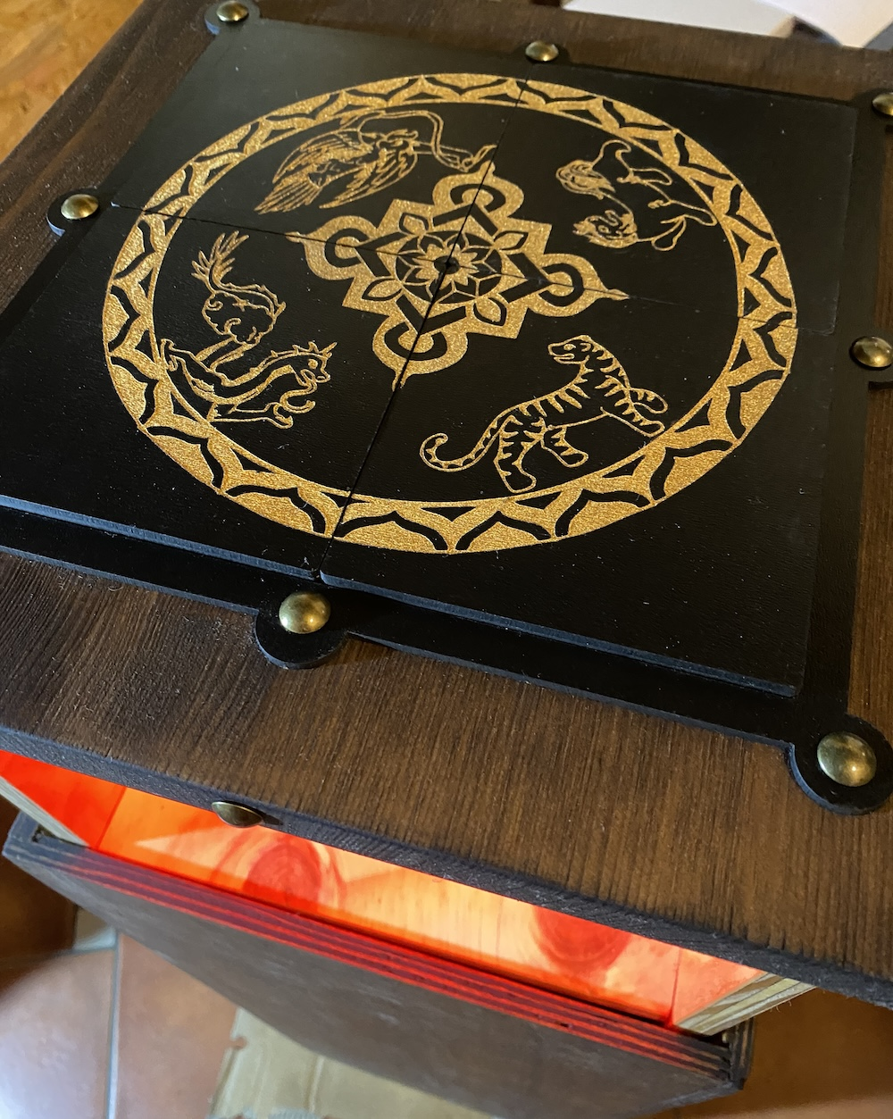 Rising pedestal